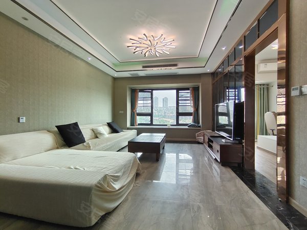 一梯两户 南北通透小洋楼 精装修三房 视野看湖出租房源真实图片