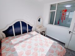 白城洮北洮北城区出租精装两室 临近欧亚 师院 屋内干净 拎包入住随时可以看房出租房源真实图片