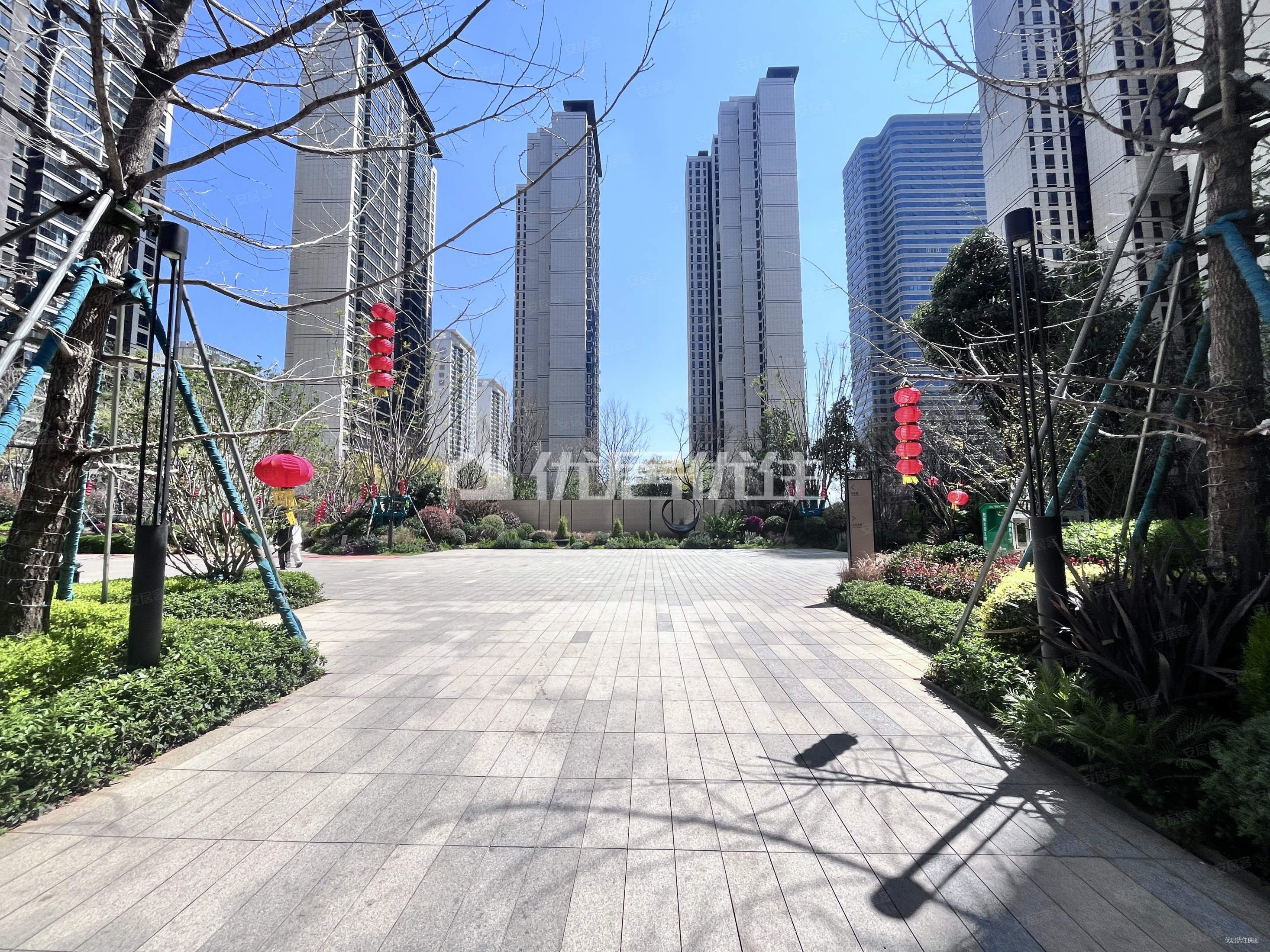 保利堂悦3室2厅2卫118㎡东南165万