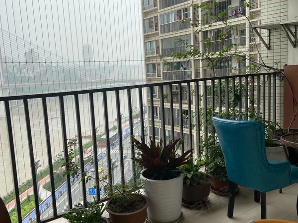 重庆江北大石坝东海岸一线江景 大三室 双卫 超大外阳台 采光好 家电