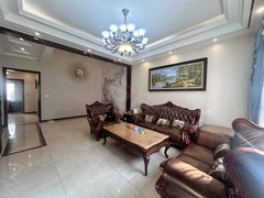 西宁城西海湖新区绿地云香郡别墅 南北通透  拎包入住 精装 带车库 随时看房出租房源真实图片