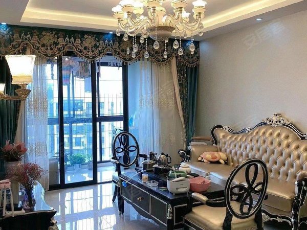 柳州柳南柳南柳南万达华城豪华商圈 柳南万达华城 精装三房 家具家电