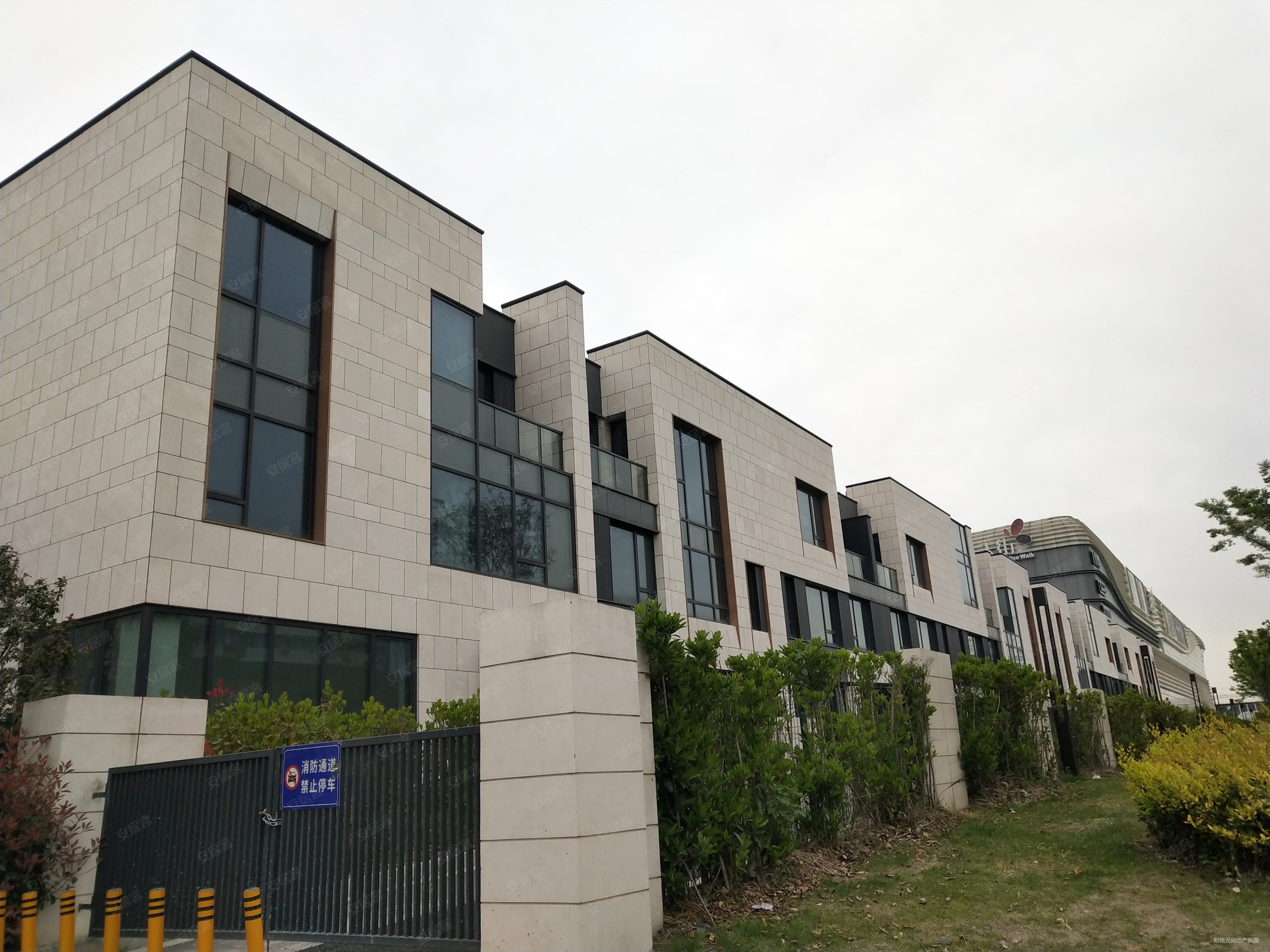 龙湖天钜5室5厅5卫416㎡南北1800万