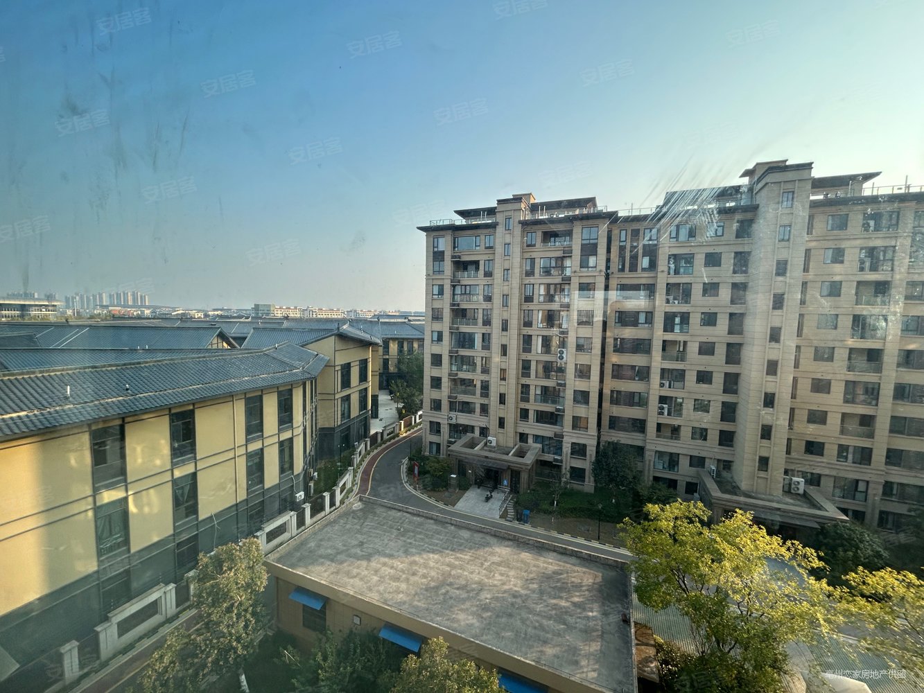 急售香缇雅苑洋房7楼飞机户型南北通透窗户已封