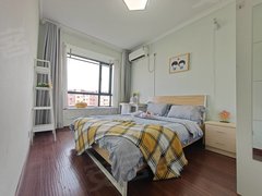 上海闵行古美罗阳带飘窗主卧,9,12号线双轨漕河泾科技绿洲爱琴海韩国街万象城出租房源真实图片