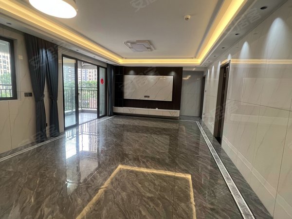 【多图】万科天誉(二期),龙岗中心城租房,万科天誉住宅,四房三卫,空房