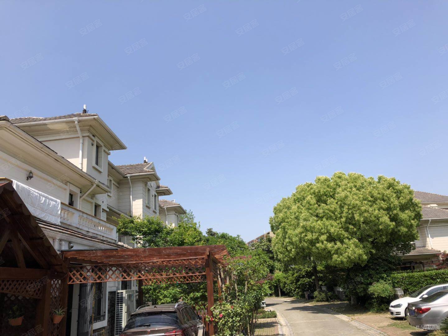 房产网>昆山二手房>花桥二手房>香榭丽大道二手房>绿地21城b区(别墅)>