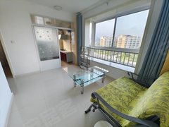 乳山银滩长江路银滩中心 宫家集市旁 一室一厅 东边户 全明户型 押一付一出租房源真实图片