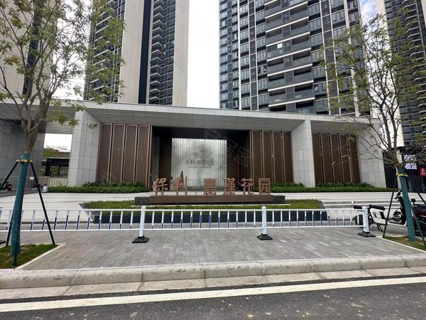 广州白云黄庄保利锦绣公馆华师附属  全新新房未入住 电梯高层 安静望