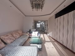 南山路西印小区通透三居 中间楼层 带家具家电 拎包住