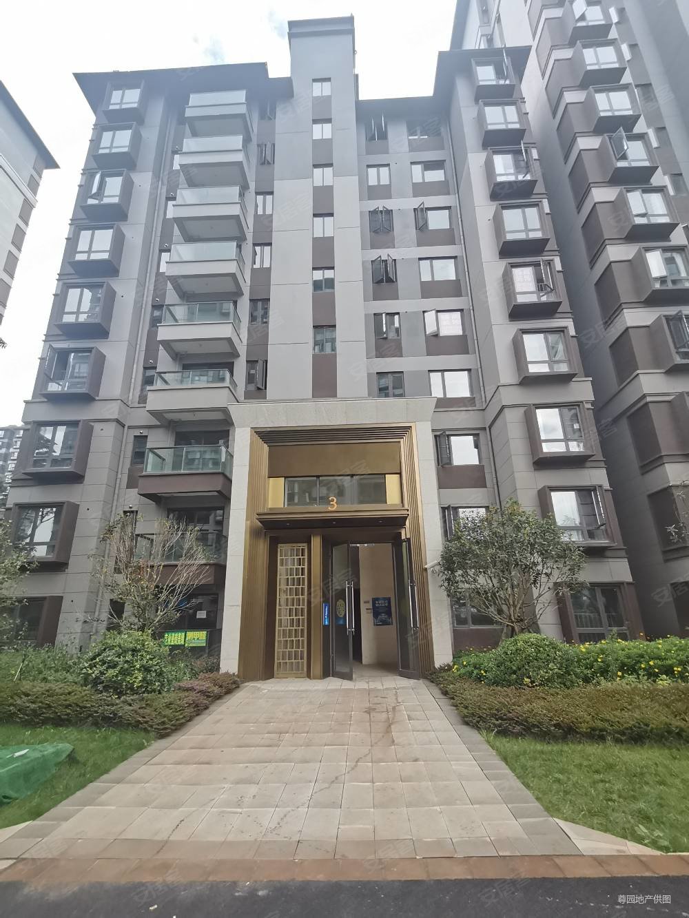 实地昆明花鹤翎3室2厅2卫129.1㎡南北150万