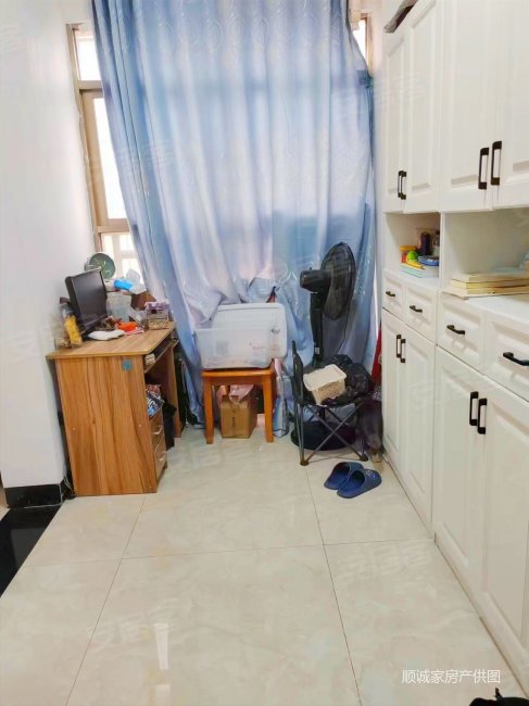 江景三房两卫 精装保养好 因业主急售90万 产权清晰,鹏达丽水湾二手房