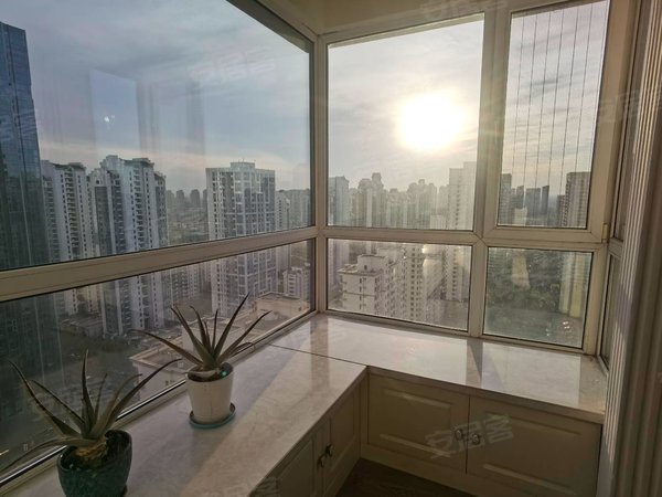 沈阳和平长白深航翡翠城下楼万象汇 全名户型 交通便利 地铁采光好