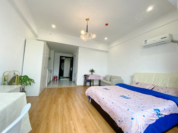 宁波余姚余姚市区众安银泰城银泰公寓(房东)短租月付看房都有时间精