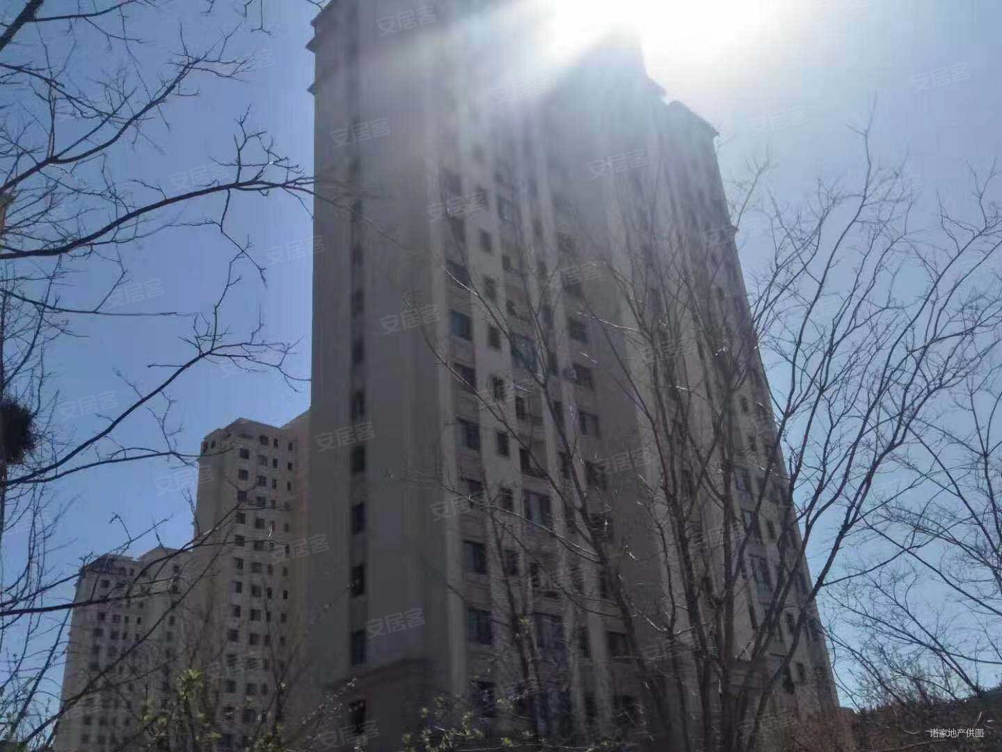 晴湾大两居电梯房交通便捷小区新临地铁