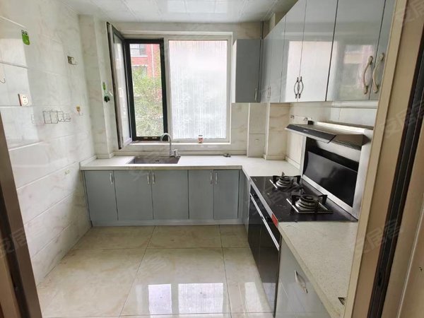 青岛胶州中云三河雅居三河雅居套二,精装双气地暖,家电家具齐全出租