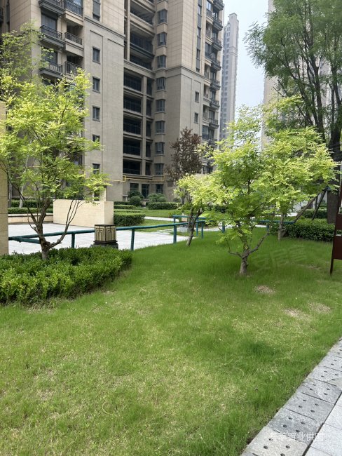 地铁口,恒大雅苑二手房,99万,4室2厅,2卫,146平米-西安安居客