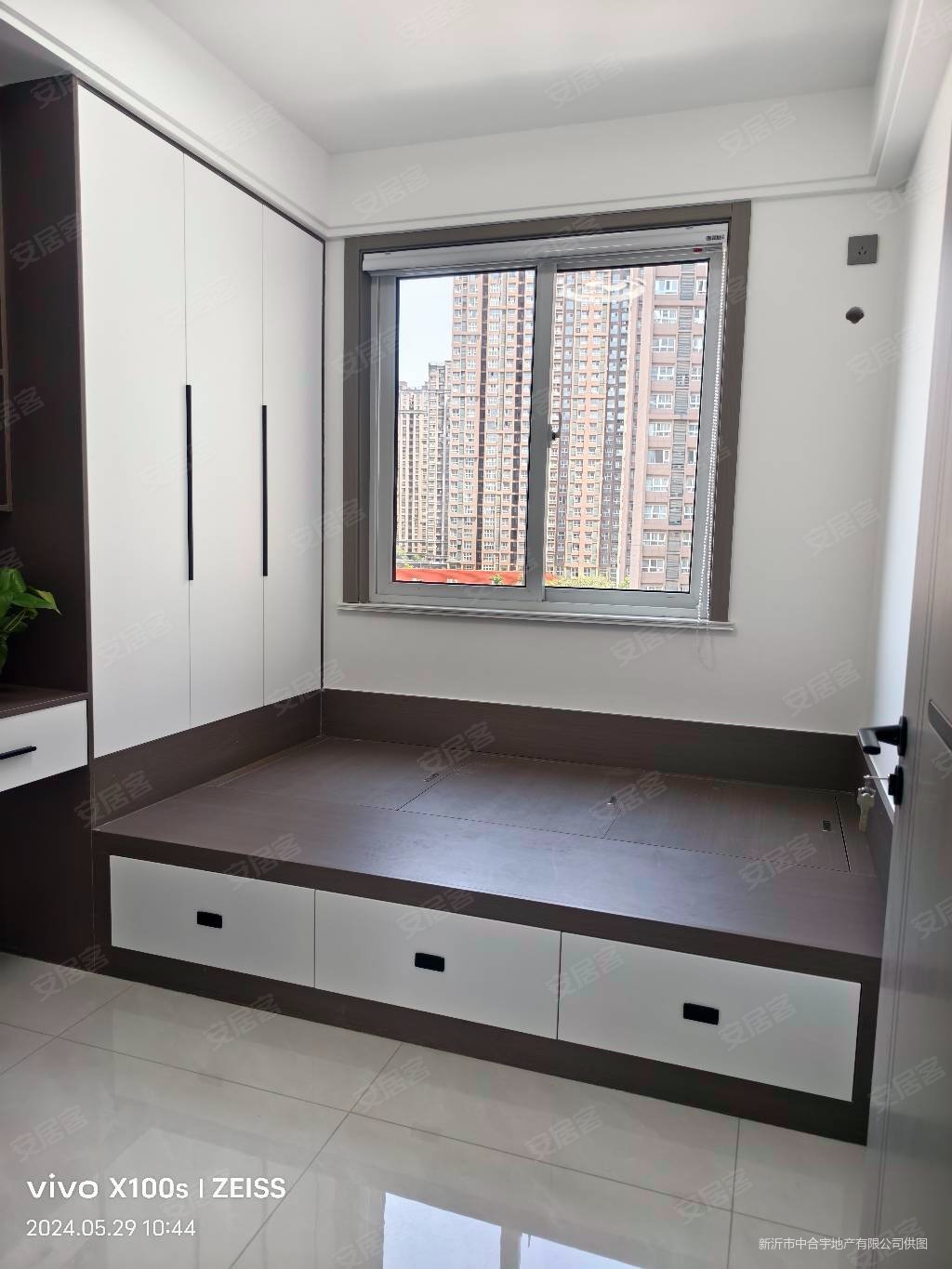 景云华府7楼119平3室2卫精装修未住102万可谈