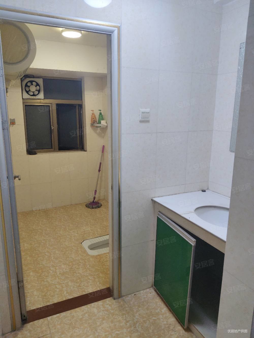 东湾桃花苑4室2厅2卫127.58㎡南北28.8万