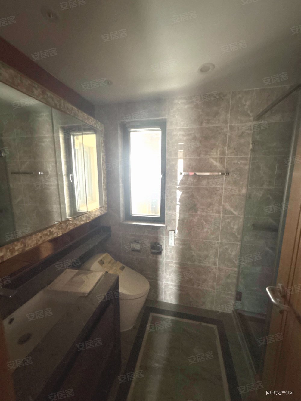 恒大御澜庭3室2厅1卫100.61㎡南北188万