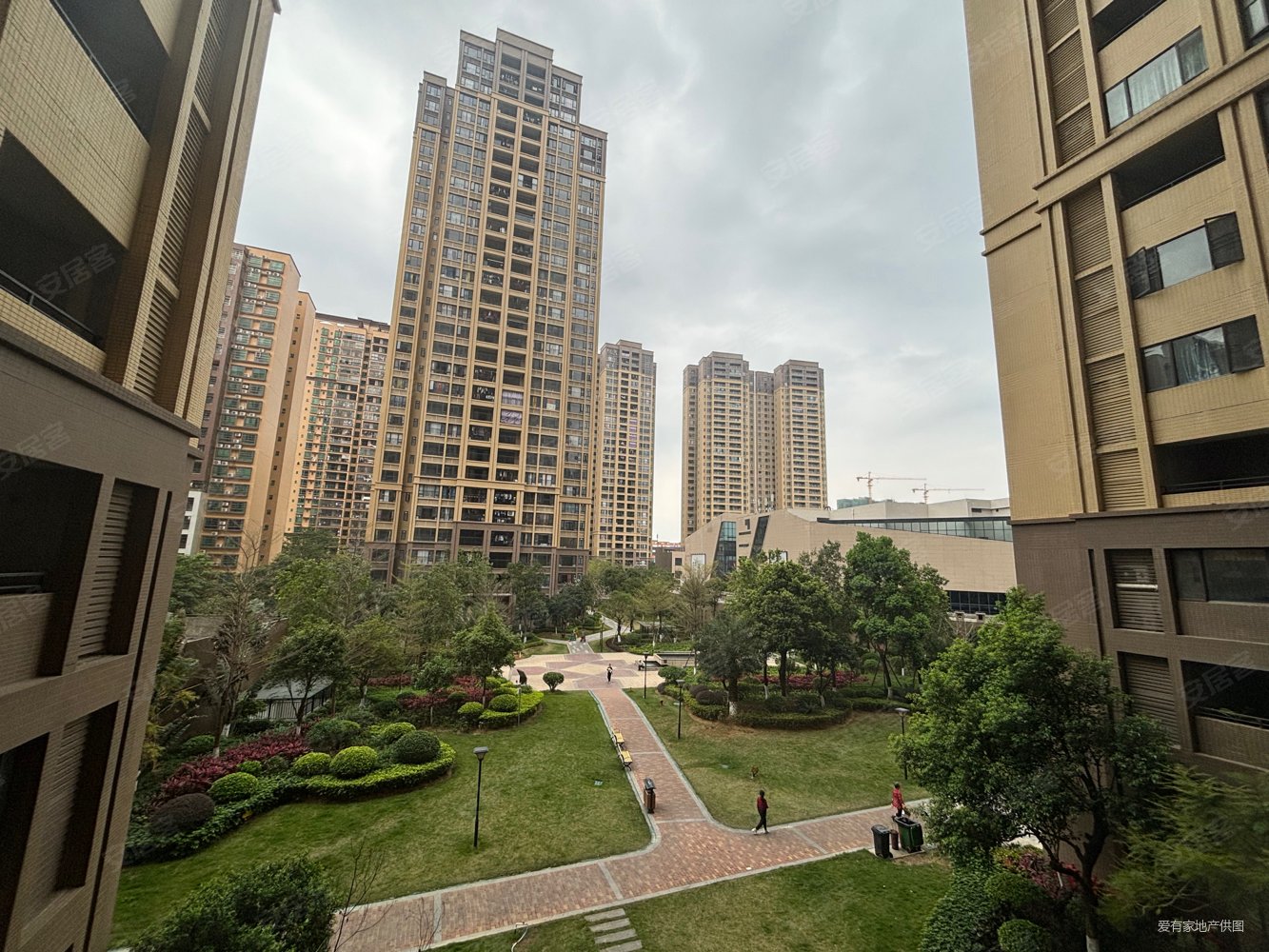 笋盘信鸿广场三房单价6字头业主急售价格可谈