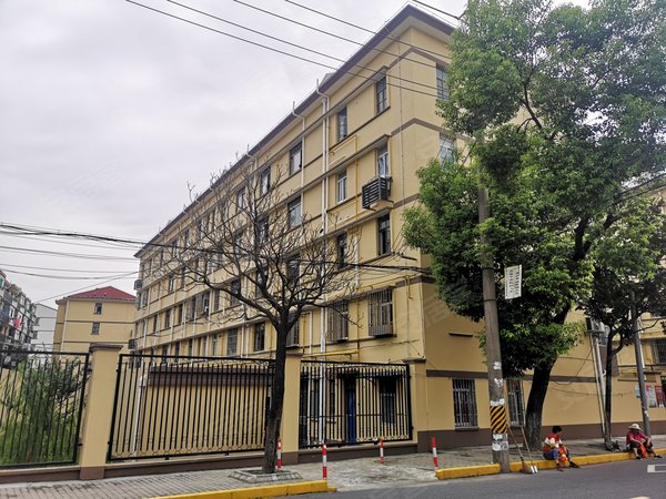 上海奉贤奉城曙光新村二村出租 曙光新村 一室一厅 1400 办居住证