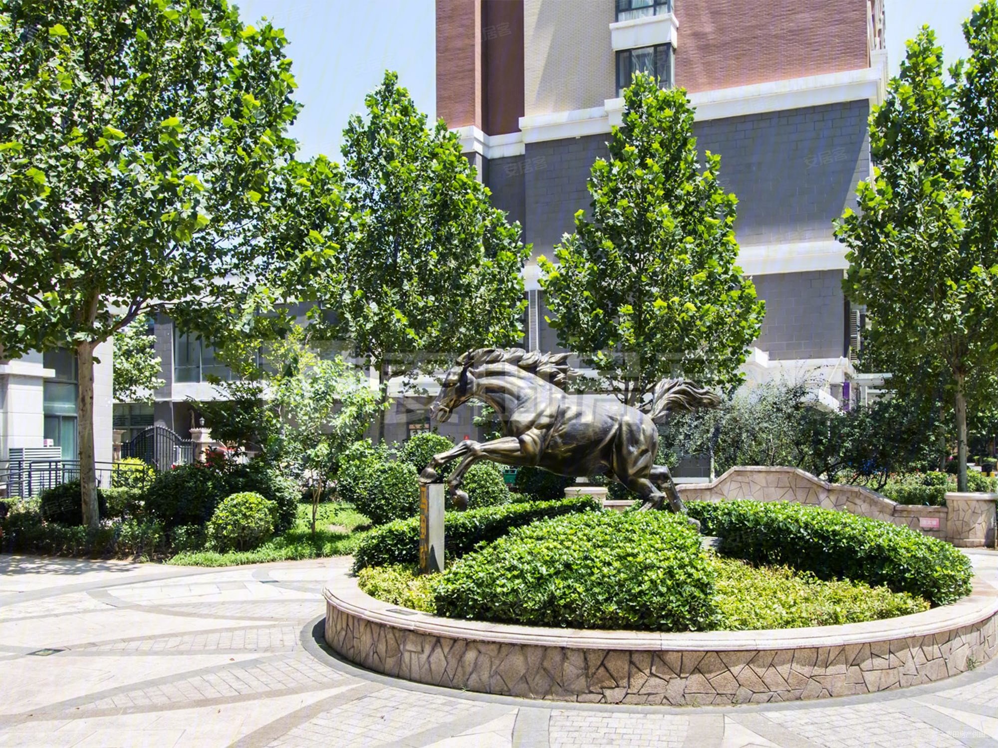 远洋沁山水3室2厅2卫139.96㎡南北1480万