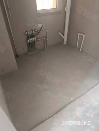 龙湖昱城一期,三室两厅一卫,位置比较好,全天采光,业主诚心卖