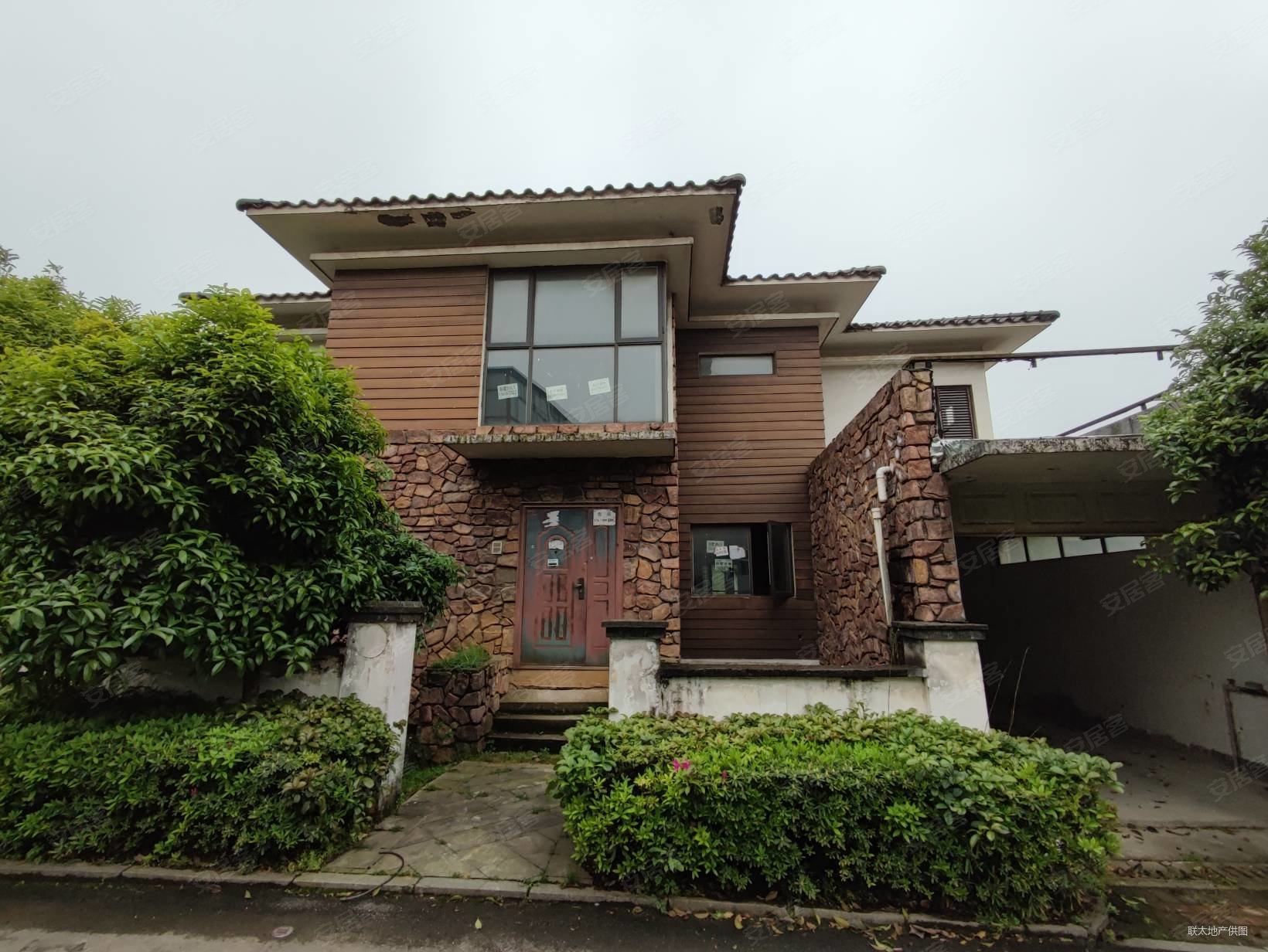 商圈成熟,卓越麓山别墅(南区)二手房,300万,5室2厅,3卫,192平米-长沙