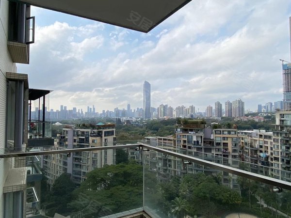 深圳福田竹子林碧海云天(一期)碧海云天一期高楼层,保养好家私齐全