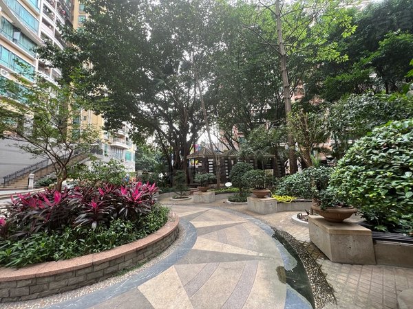 广州荔湾中山八路荔湖明苑荔湖明苑 近中山八地铁口童装市场 位置安静