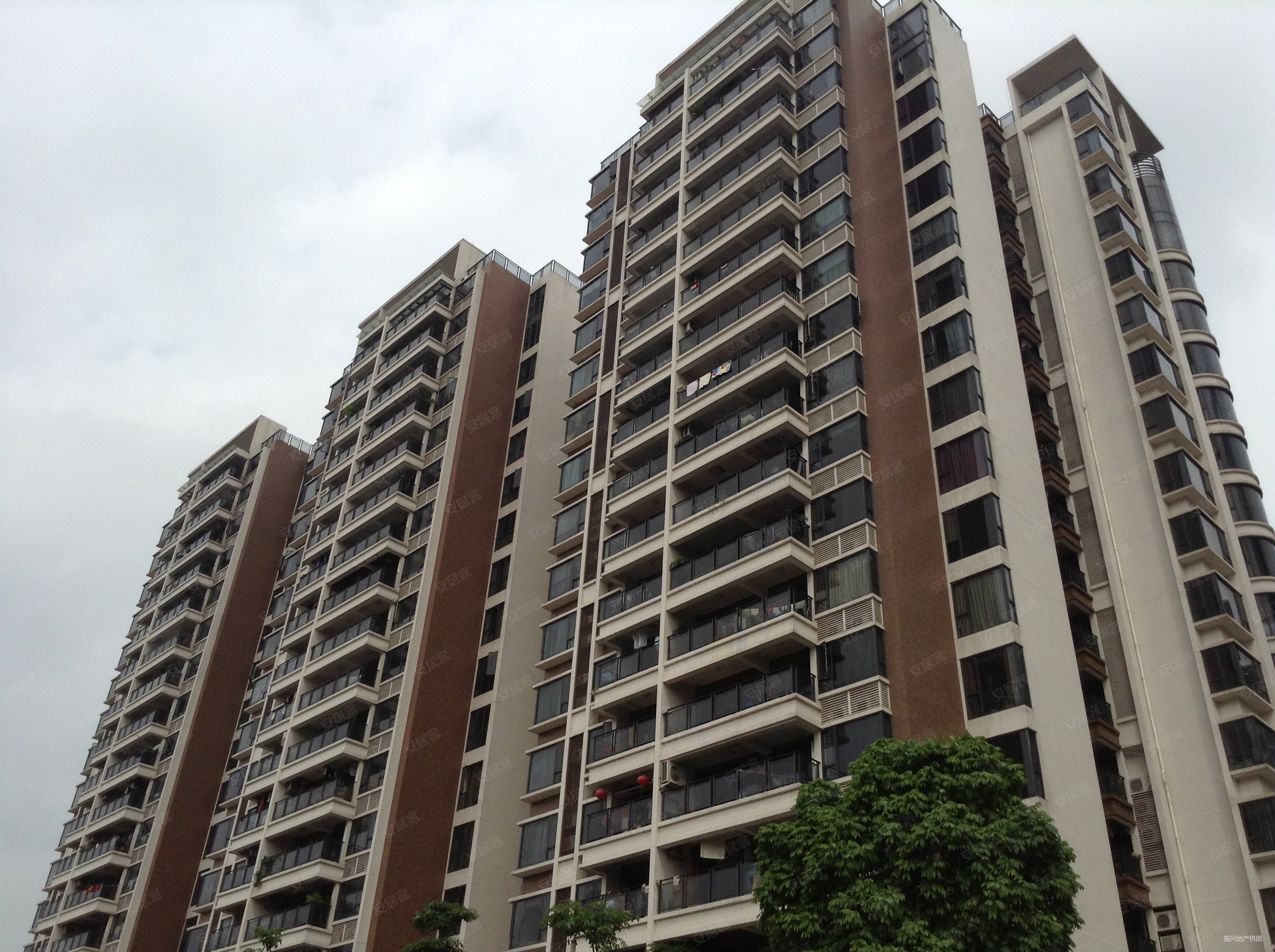 小榄维港湾高层江景房4房2厅家私齐全装修靓