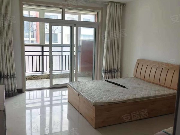 青岛平度市政府金海花园(平度)金海花园4楼,套二精装修,有车库,拎包