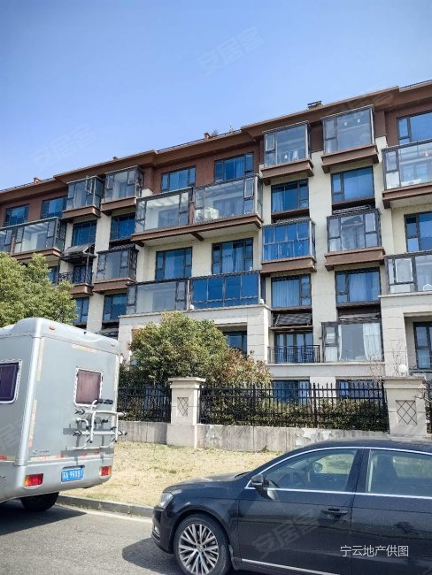 临湖湖景叠墅 婚房精装 5 室 2 厅 3 卫,碧桂园湖光山色二手房,380万