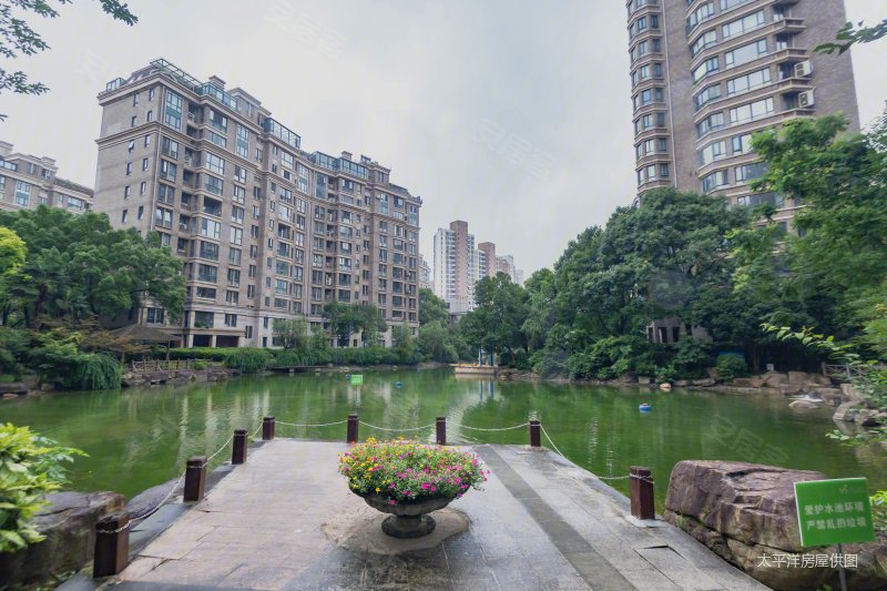 当代清水园新出高区南北通地铁两房,出行方便,随时看房