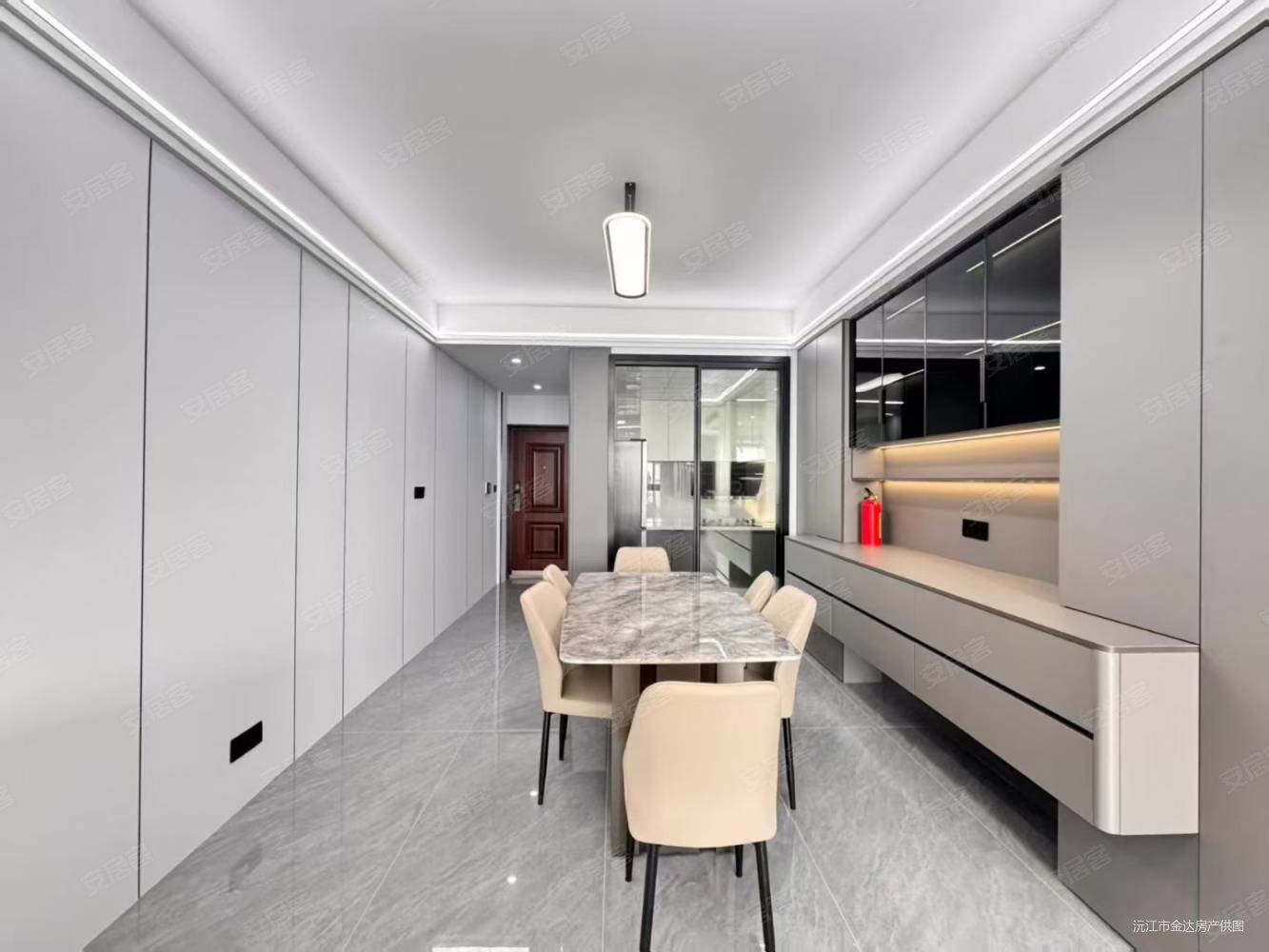 湖景新外滩3室2厅2卫115㎡南62.8万