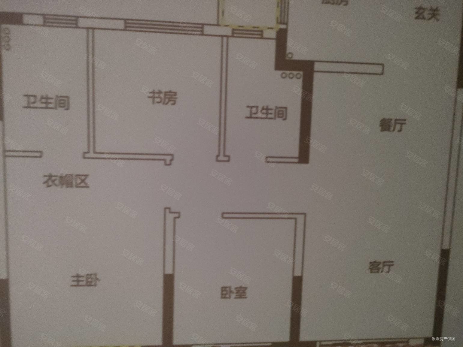 东方国际村3室2厅2卫127㎡南北235万