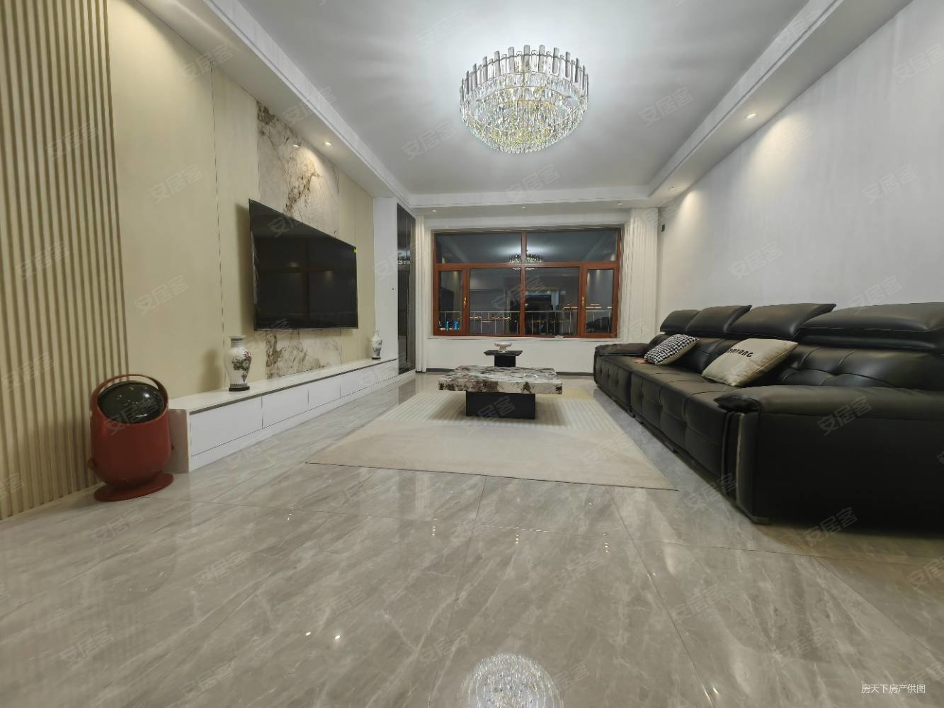 世纪嘉园3室2厅2卫141㎡南北94.8万