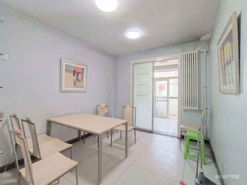 憩园小区步梯二楼125平满五送40平地下室105万可谈