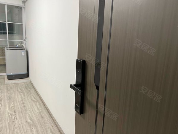 【多图】海昌大厦,海宁市区租房,工人路,南关厢旁精装一室出租,押一付