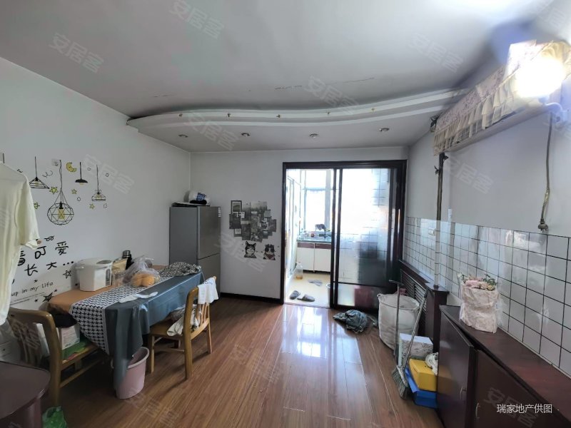 工农和二中 新华宾馆附近 急售 步梯四楼 南北通透 位置超好