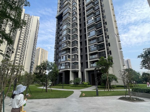 【多图】保利花海湾,芳村租房,保利花海湾 电梯精装大三房 环境优美