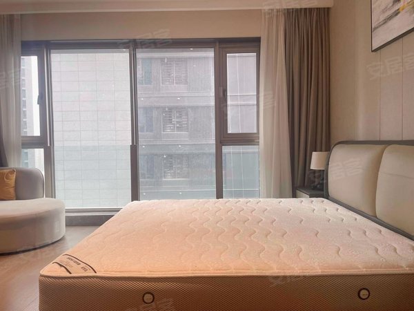 成都武侯高攀路保利天悦中心(商住楼)仅剩一套  高端服务式公寓  地铁