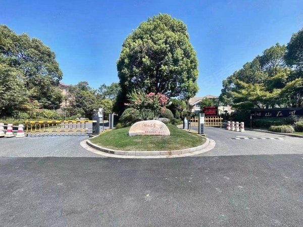 上海闵行颛桥湖山在望花园湖山在望花园 4室2厅3卫 精装修 509平 南北