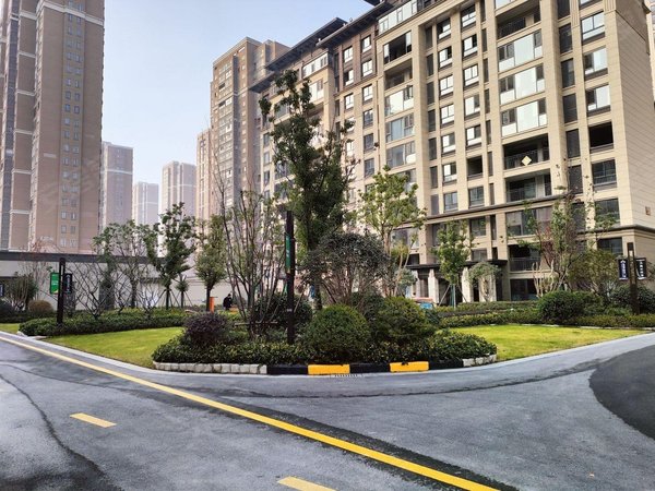 宿州埇桥吾悦广场吾悦广场急租 吾悦华府 精装三室 家具家电齐全 1100