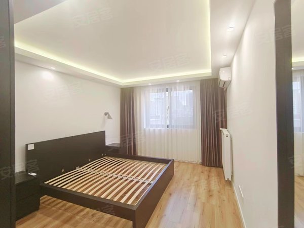 上海黄浦淮海中路经纬公寓新天地核心商业圈,一大会址地铁口,精装全配