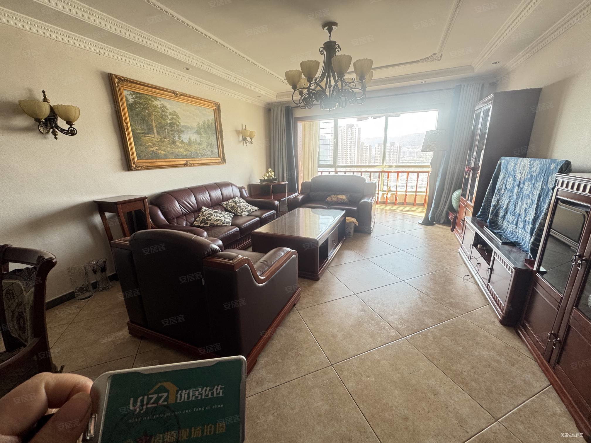 宝光翡翠华庭3室2厅2卫145㎡南北186万