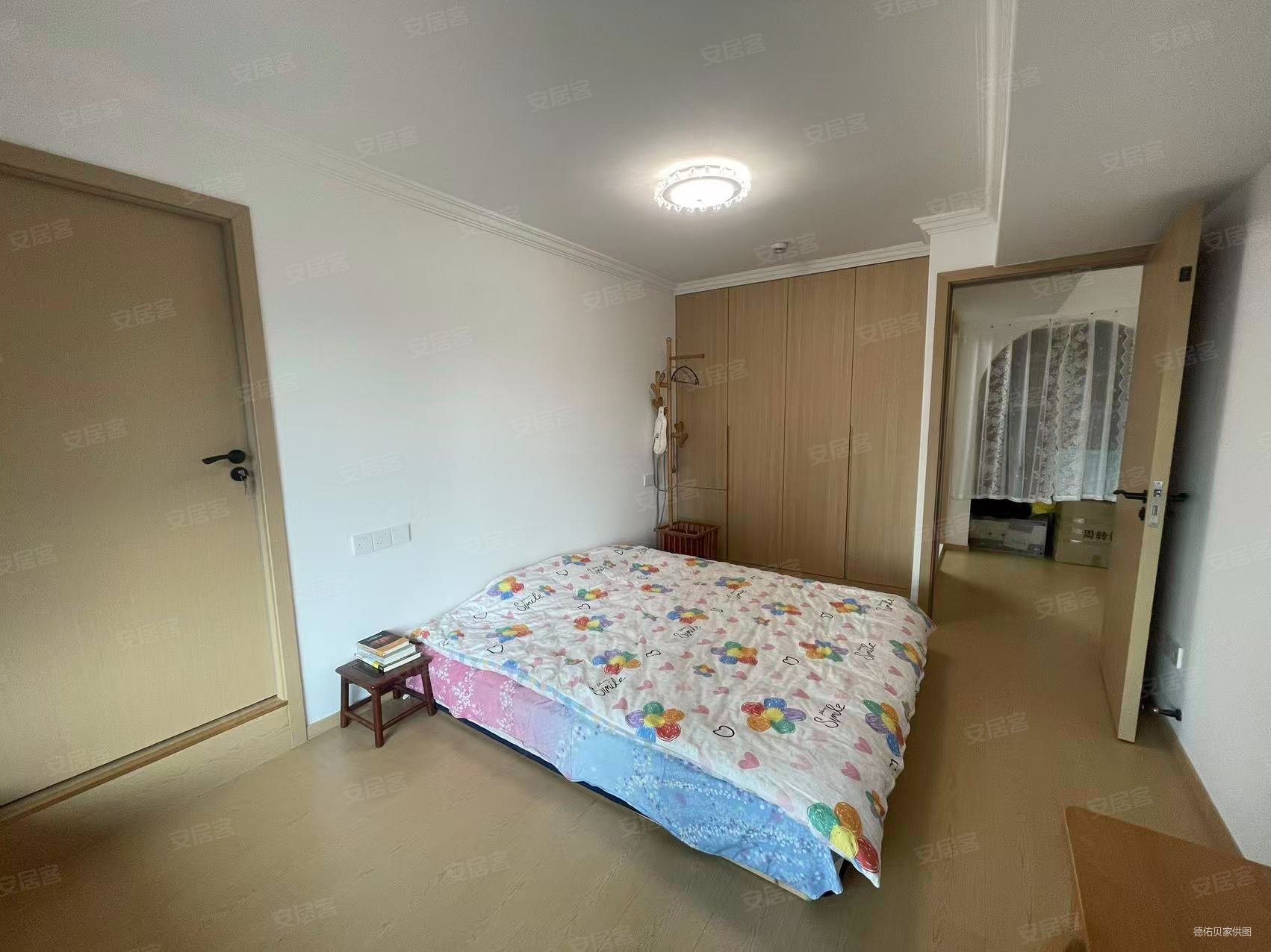 美致生活广场3室2厅3卫43.29㎡南北78.8万