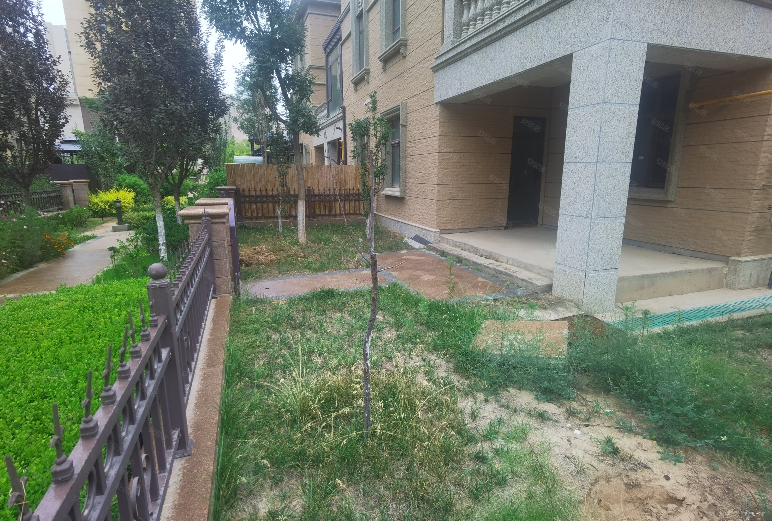 华远三千院别墅285平送露台送华远送阁楼价格低