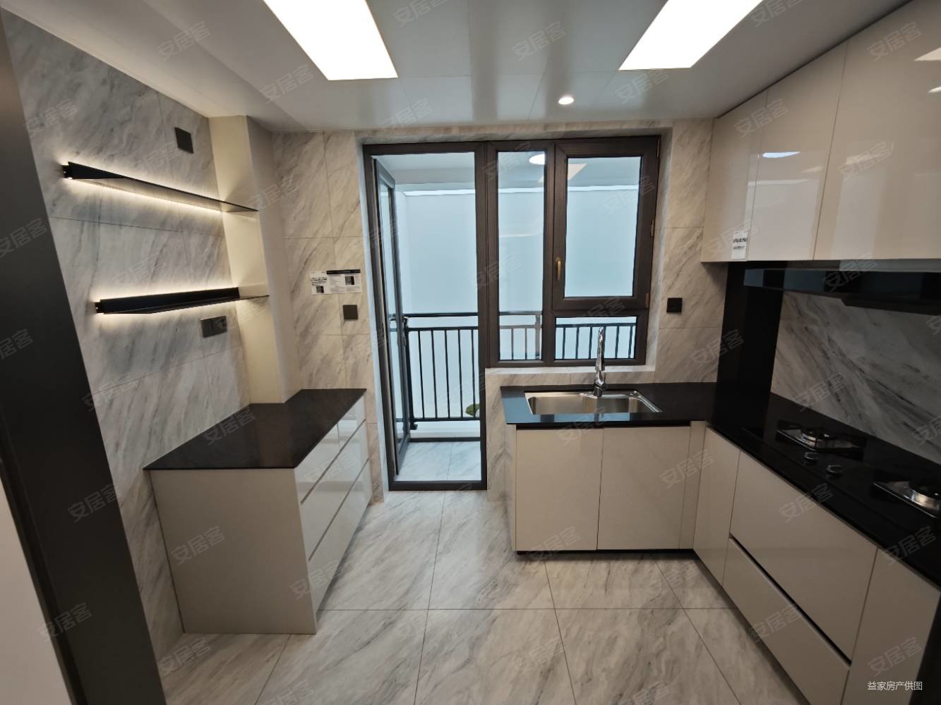 高新万科城3室2厅2卫108㎡南北60万